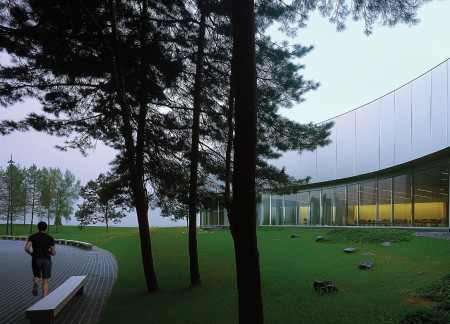 Charred Wooden Shingles and Transparent Glass Elevate Community Engagement in Sustainable Design  
