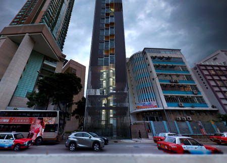 Helical Structure Embracing Verticality With Recycled Materials in Urban Living