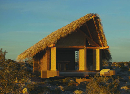 Thatched Roof Structure Integrating Local Materials in Arid Desert Living