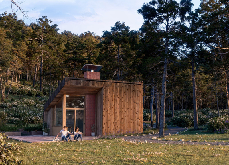 Sustainable Living With Kingspan Structural Panels and Native Landscaping